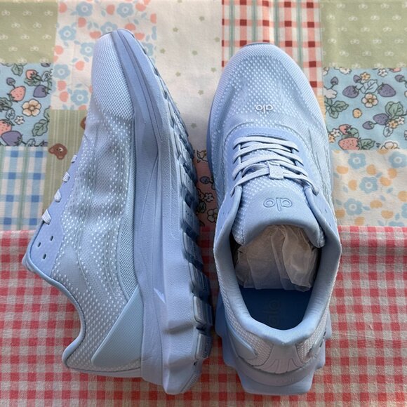 Alo Yoga Blue Low-Top Sneakers - Picture 6 of 7